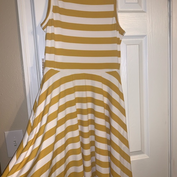 Lularoe Nicki - Picture 4 of 5